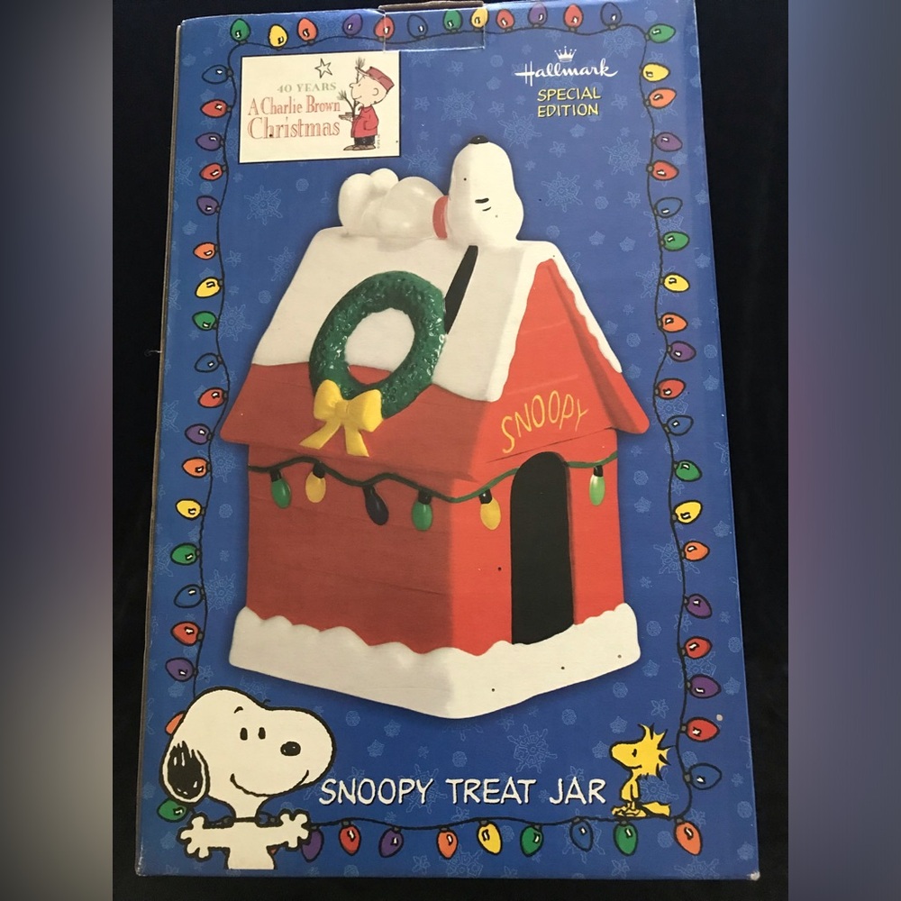 Hallmark Snoopy Treat Jar